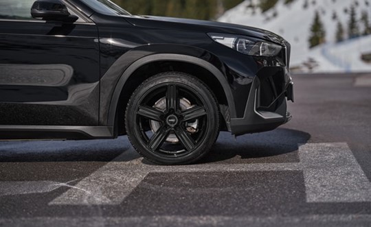 Dezent Kg Black Bmw Ix1 Winterpic04